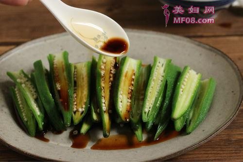 油泼秋葵的做法