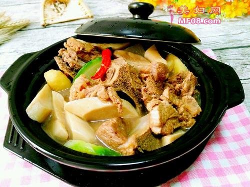 杏鲍菇炖猪大骨的做法