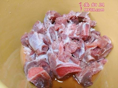 杏鲍菇炖猪大骨的做法