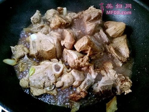 杏鲍菇炖猪大骨的做法