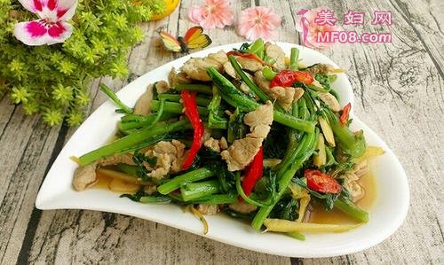 茼蒿炒肉的做法