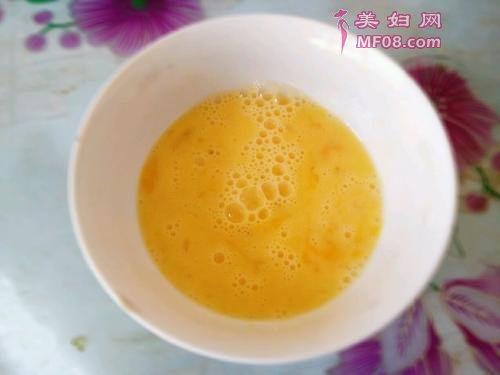 大葱木耳炒鸡蛋的做法