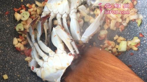 螃蟹粉丝煲的做法