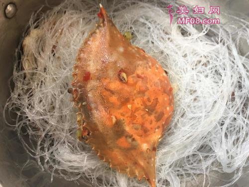 螃蟹粉丝煲的做法