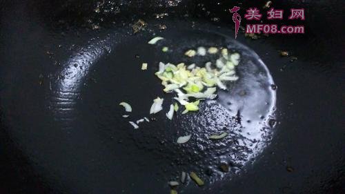 鲜蘑炒肉片的做法