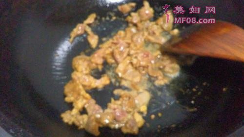 鲜蘑炒肉片的做法