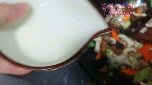 鲜蘑炒肉片的做法