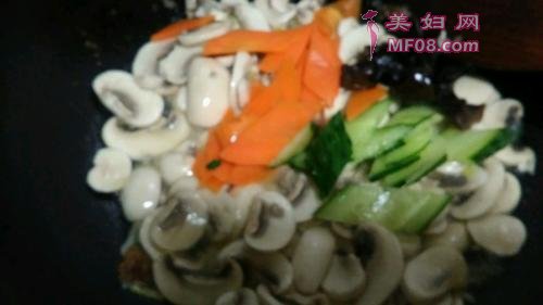 鲜蘑炒肉片的做法