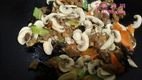 鲜蘑炒肉片的做法