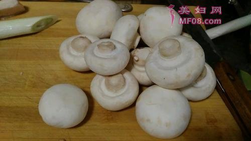 鲜蘑炒肉片的做法