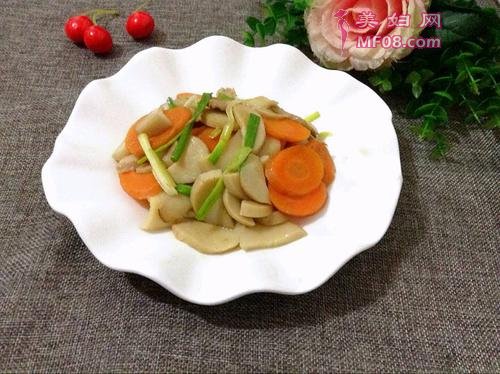 杏鲍菇炒胡萝卜的做法