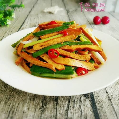豆腐干炒蒜苗的做法