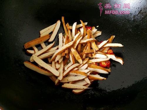 豆腐干炒蒜苗的做法