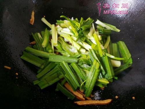 豆腐干炒蒜苗的做法