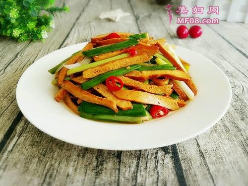 豆腐干炒蒜苗的做法