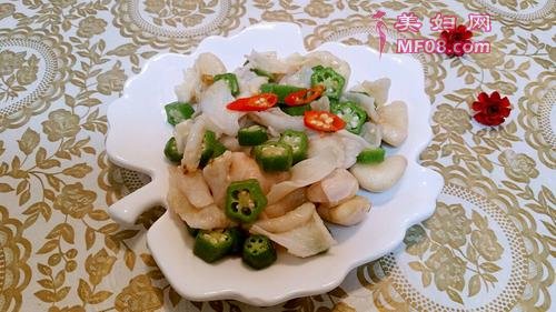 秋葵百合炒菱角的做法