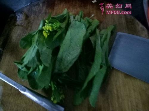 菜心炒肉的做法