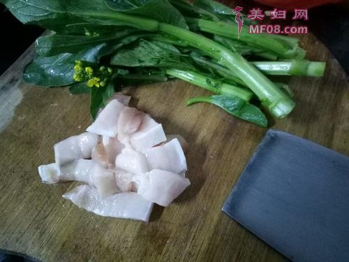 菜心炒肉的做法