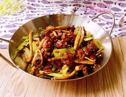 茶树菇干锅鸡的做法