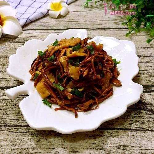虫草花炒肉的做法