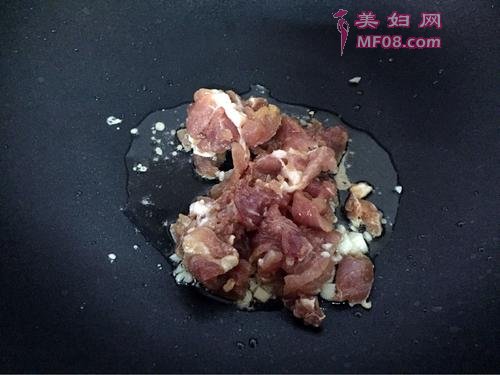 虫草花炒肉的做法