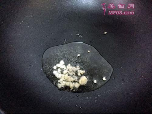 虫草花炒肉的做法