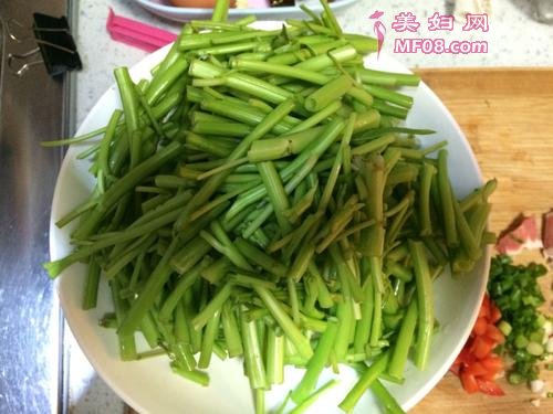 炒空心菜梗的做法