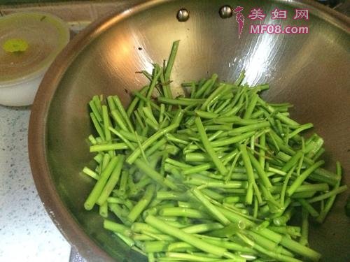 炒空心菜梗的做法