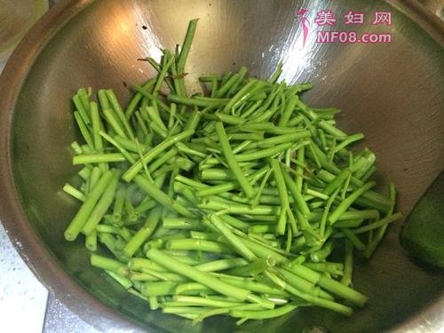 炒空心菜梗的做法