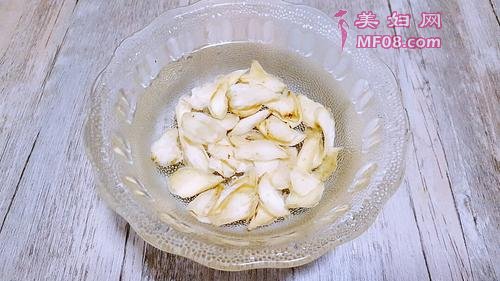 百合鸡蛋的做法