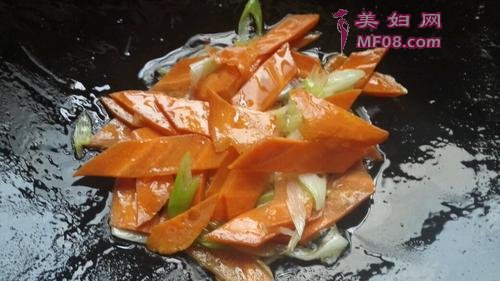 鸡蛋炒饼的做法