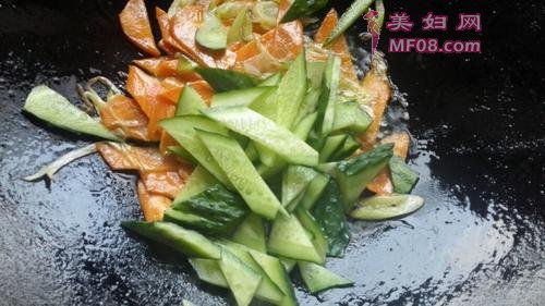 鸡蛋炒饼的做法