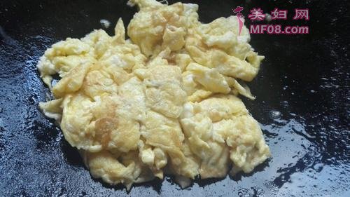 鸡蛋炒饼的做法