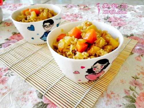 胡萝卜土豆香肠焖饭的做法