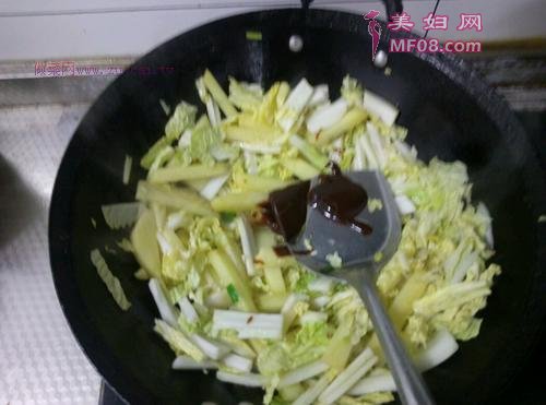 年糕土豆炖白菜的做法