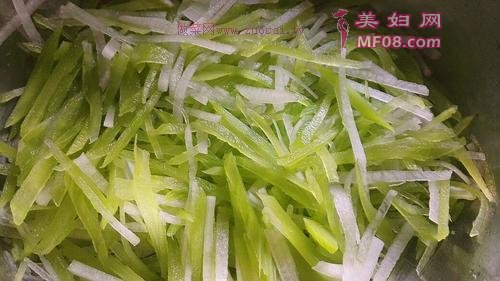 凉拌双丝的做法