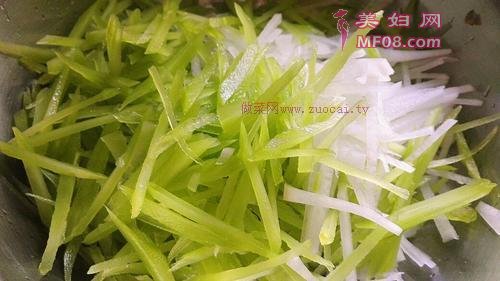 凉拌双丝的做法