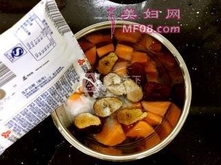 木瓜炖牛奶的做法步骤：3