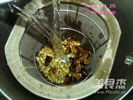 燕麦核桃红枣豆浆的做法
