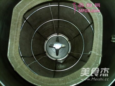 燕麦核桃红枣豆浆的做法