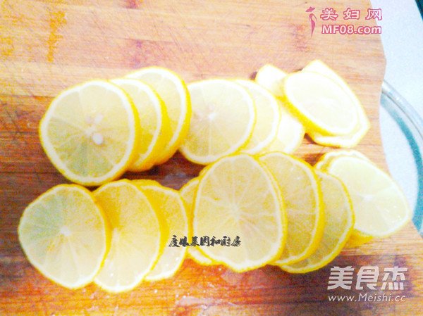 柠檬蜂蜜水的做法