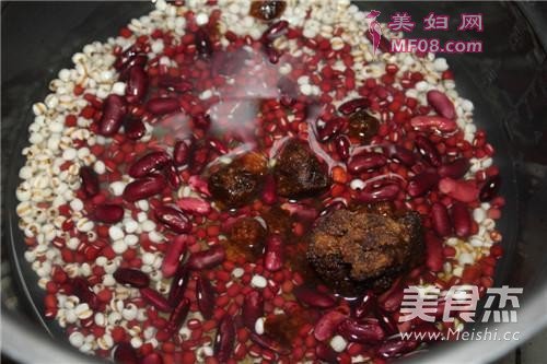 红豆薏米水的做法