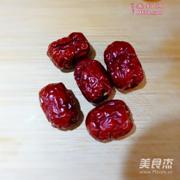 银耳雪梨金桔羹的做法