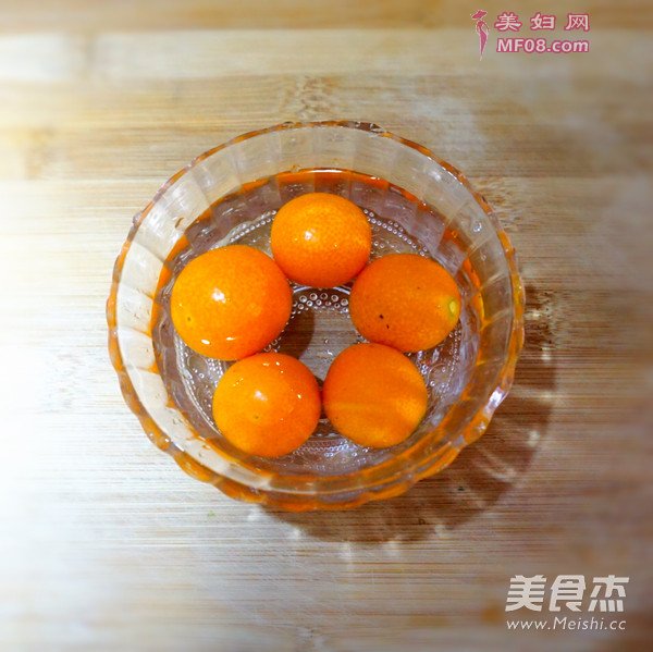 银耳雪梨金桔羹的做法