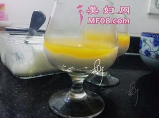 芒果冻酸奶杯