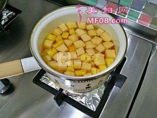 㻨