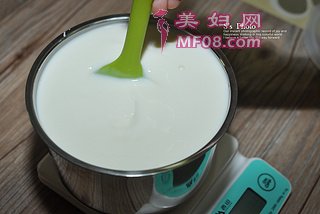 自制水果酸奶杯