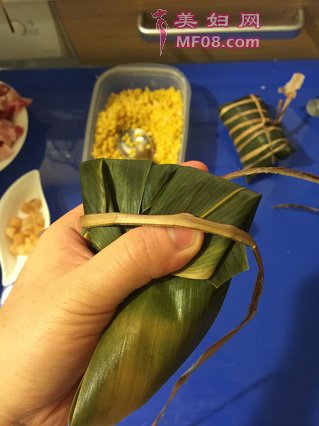 广东咸肉蛋黄粽子
