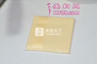 鸡蛋香肠三明治