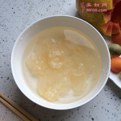木瓜银耳羹的做法